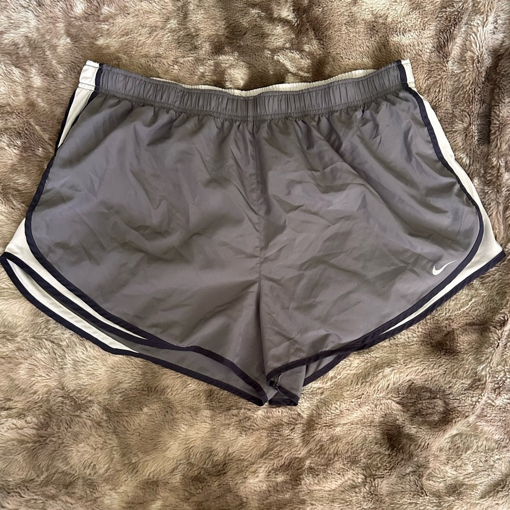 Nike Women's Dri-FIT Tempo Short